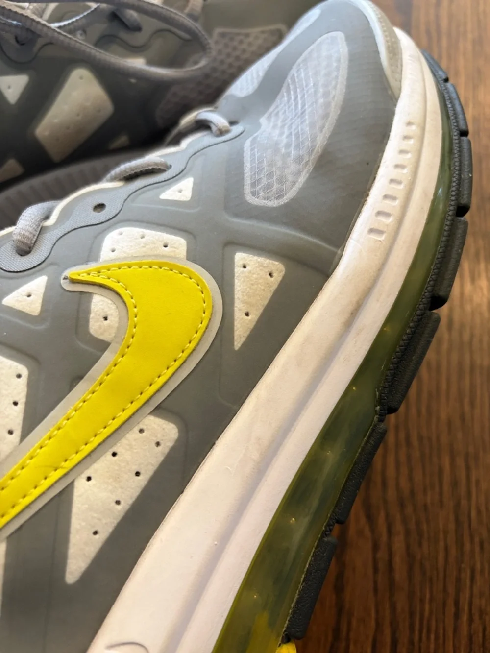 Nike Men’s Gray and Yellow Athletic Sneakers Size 13 - Picture 11 of 12